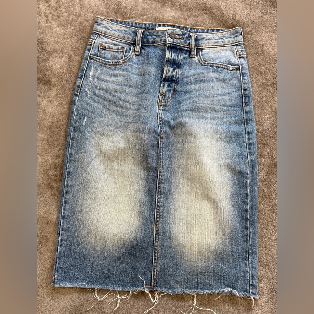 Hidden denim pencil skirt